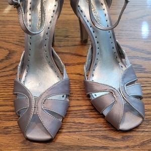 NWOT BCBGirls Gray Silver Peep Open Toe Sandal Heels Shoes Shoes 8